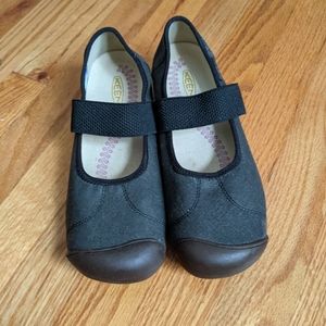 Brand new keen mary janes 9